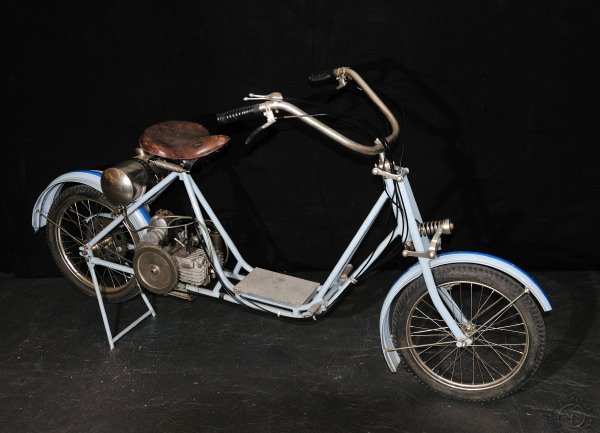 Moto-Bécanette Spada, le premier bicylindre horizontal deux temps
