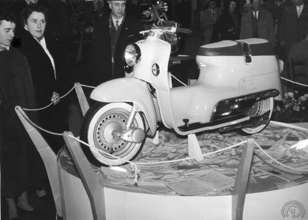 BSA 200 Beeza 1955 : le “flat one” Briton