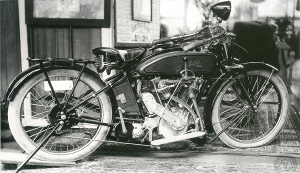 La Gillet Herstal 1000 au salon Moto Légende