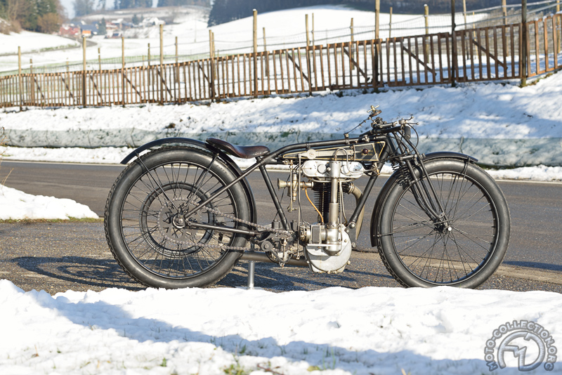 Collection Moto  Sgonina 1922 : Le premier double ACT britannique