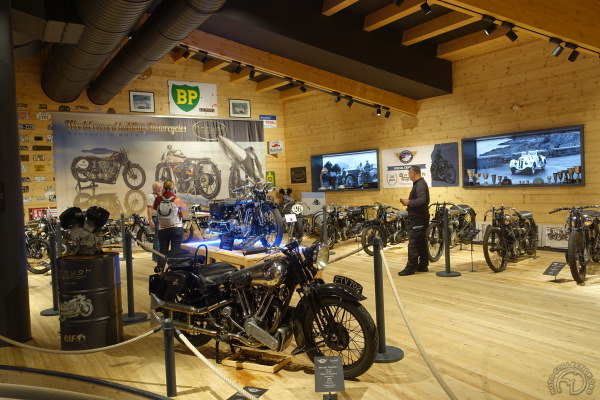 Brough Superior fête ses 100 ans au Top Mountain museum