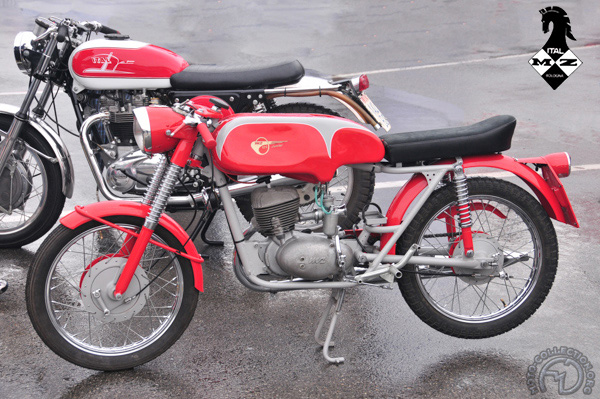 Italemmezeta Junior motocyclette motorrad motorcycle vintage classic classique scooter roller moto scooter