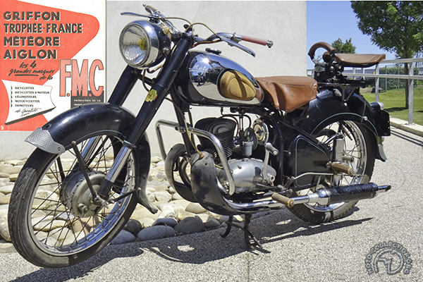 Météore 676 TC4 (176 TC4 chez Peugeot) motocyclette motorrad motorcycle vintage classic classique scooter roller moto scooter