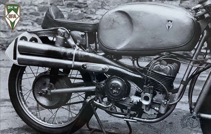IFA Bicylindre compétition motocyclette motorrad motorcycle vintage classic classique scooter roller moto scooter
