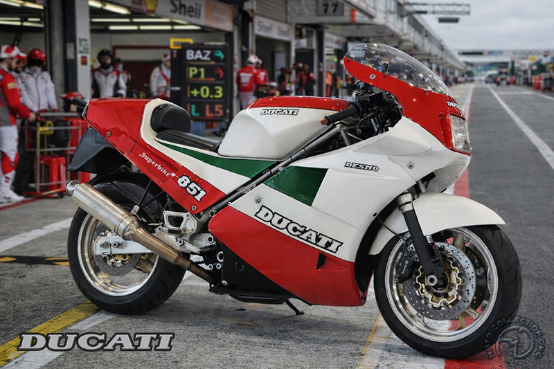 Ducati Strada motocyclette motorrad motorcycle vintage classic classique scooter roller moto scooter