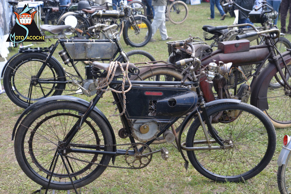 Motosacoche Type A (engine for bicycle) motocyclette motorrad motorcycle vintage classic classique scooter roller moto scooter