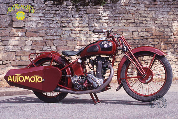 Ancienne moto vintage Motobloc années 1950