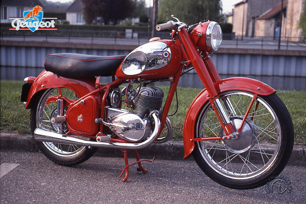 Peugeot 176 GS Bol dOr motocyclette motorrad motorcycle vintage classic classique scooter roller moto scooter