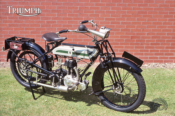 Triumph H motocyclette motorrad motorcycle vintage classic classique scooter roller moto scooter