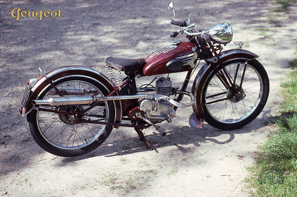 Peugeot P 53 CS motocyclette motorrad motorcycle vintage classic classique scooter roller moto scooter