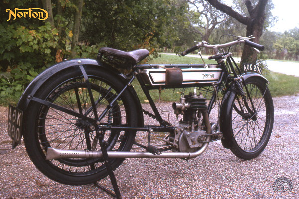 Norton Old Miracle motocyclette motorrad motorcycle vintage classic classique scooter roller moto scooter