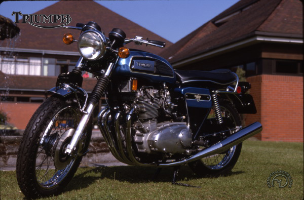 Triumph D2-492-64-08