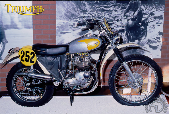 Triumph D2-492-71-18