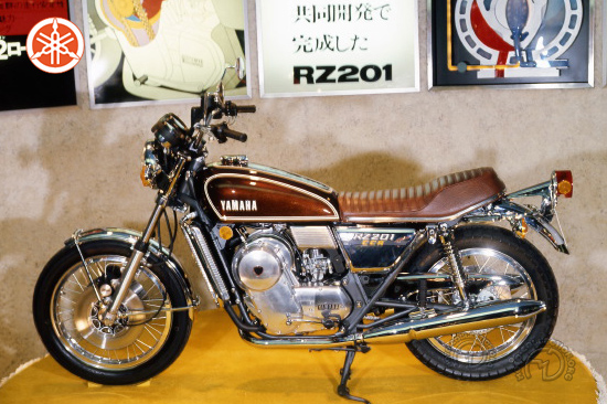 Yamaha D2-492-77-01