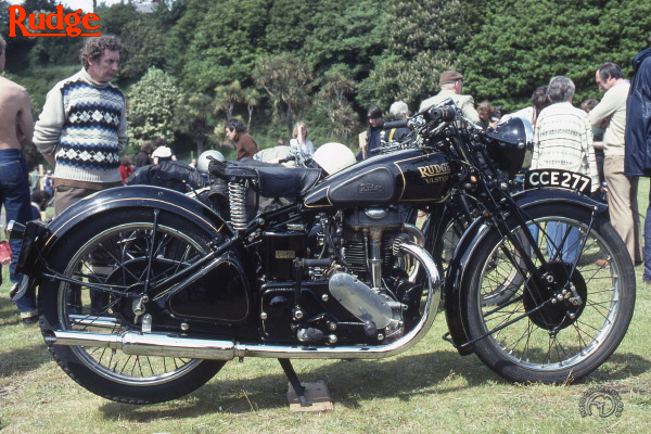 Rudge Ulster 4 v  motocyclette motorrad motorcycle vintage classic classique scooter roller moto scooter