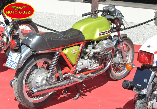 Moto Guzzi V7 Sport motocyclette motorrad motorcycle vintage classic classique scooter roller moto scooter